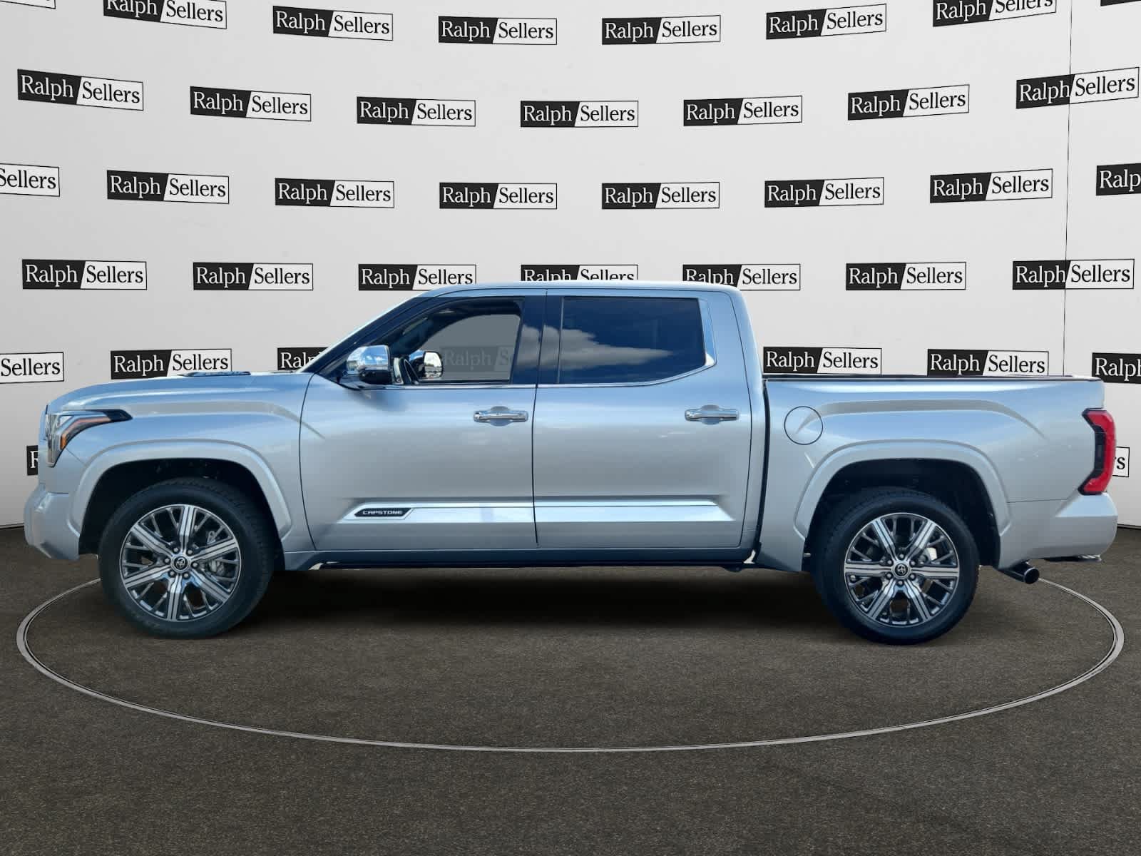 Used 2022 Toyota Tundra Capstone AWD/4WD image 3