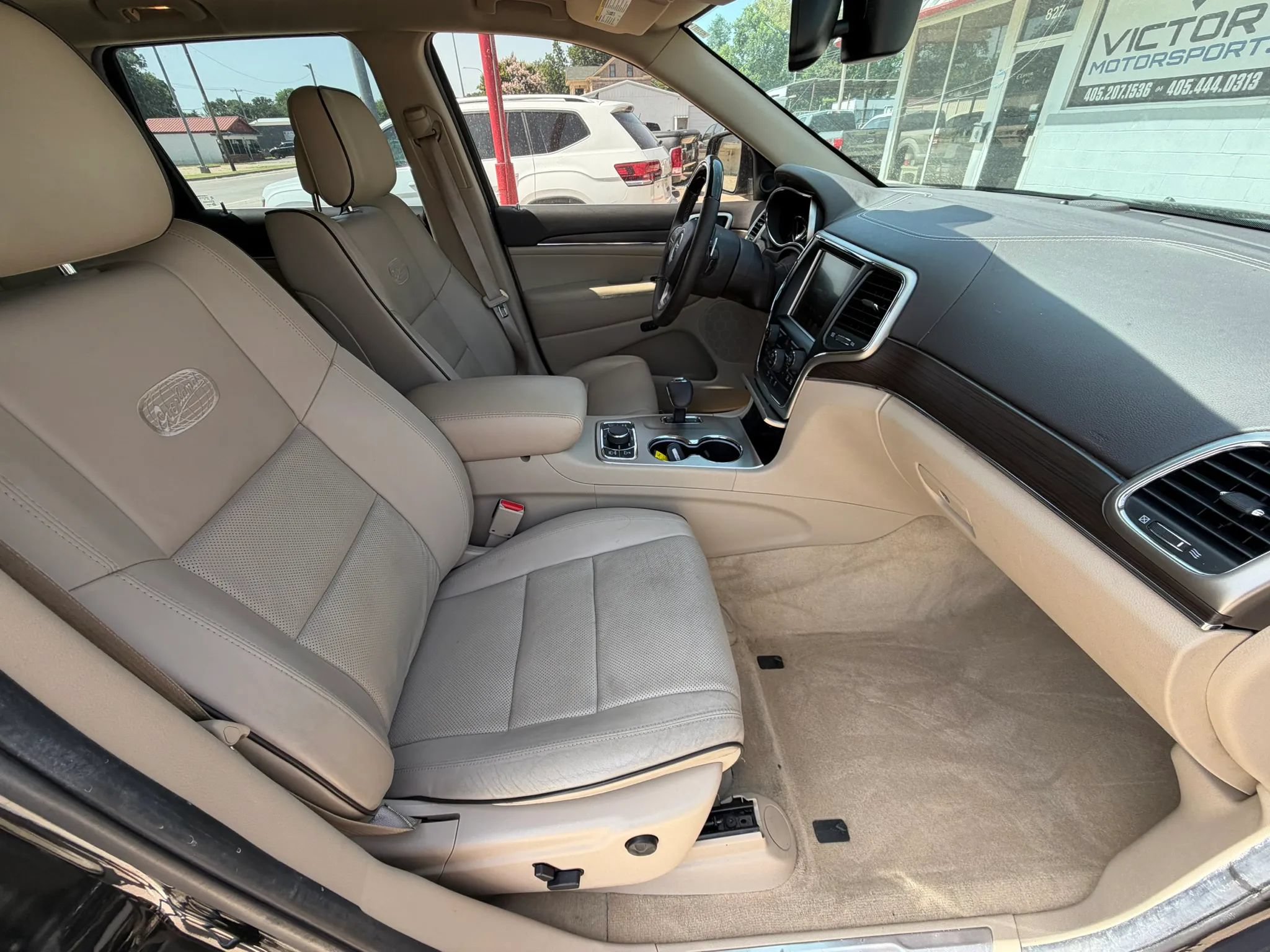 Used 2014 Jeep Grand Cherokee Overland AWD/4WD image 10