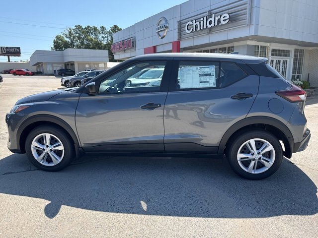 New 2025 Nissan Kicks Play S