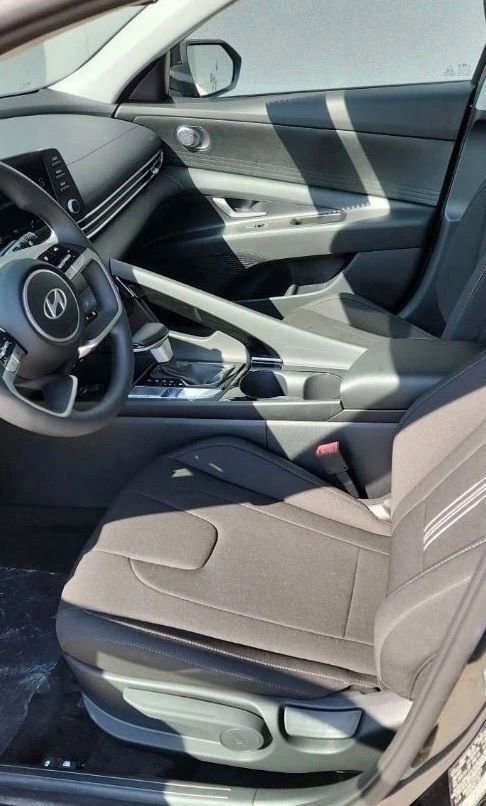 New 2026 Hyundai Elantra SE FWD image 13