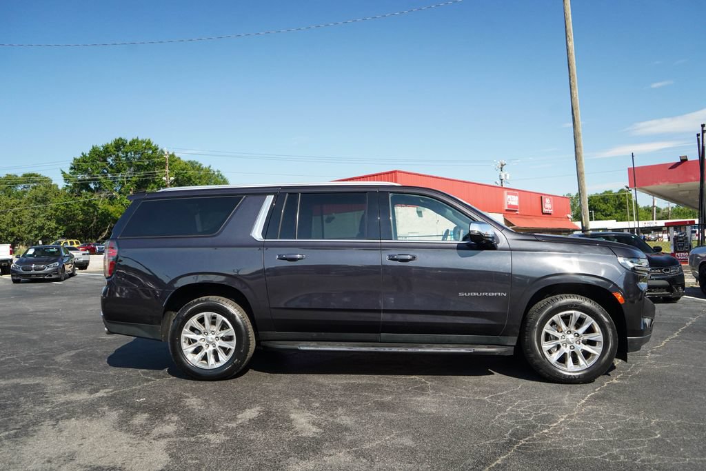 Used 2023 Chevrolet Suburban Premier AWD/4WD image 2