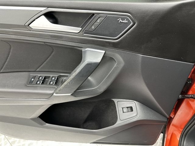 Used 2018 Volkswagen Tiguan SEL Premium w/ 3rd Row Seat Package AWD/4WD image 13