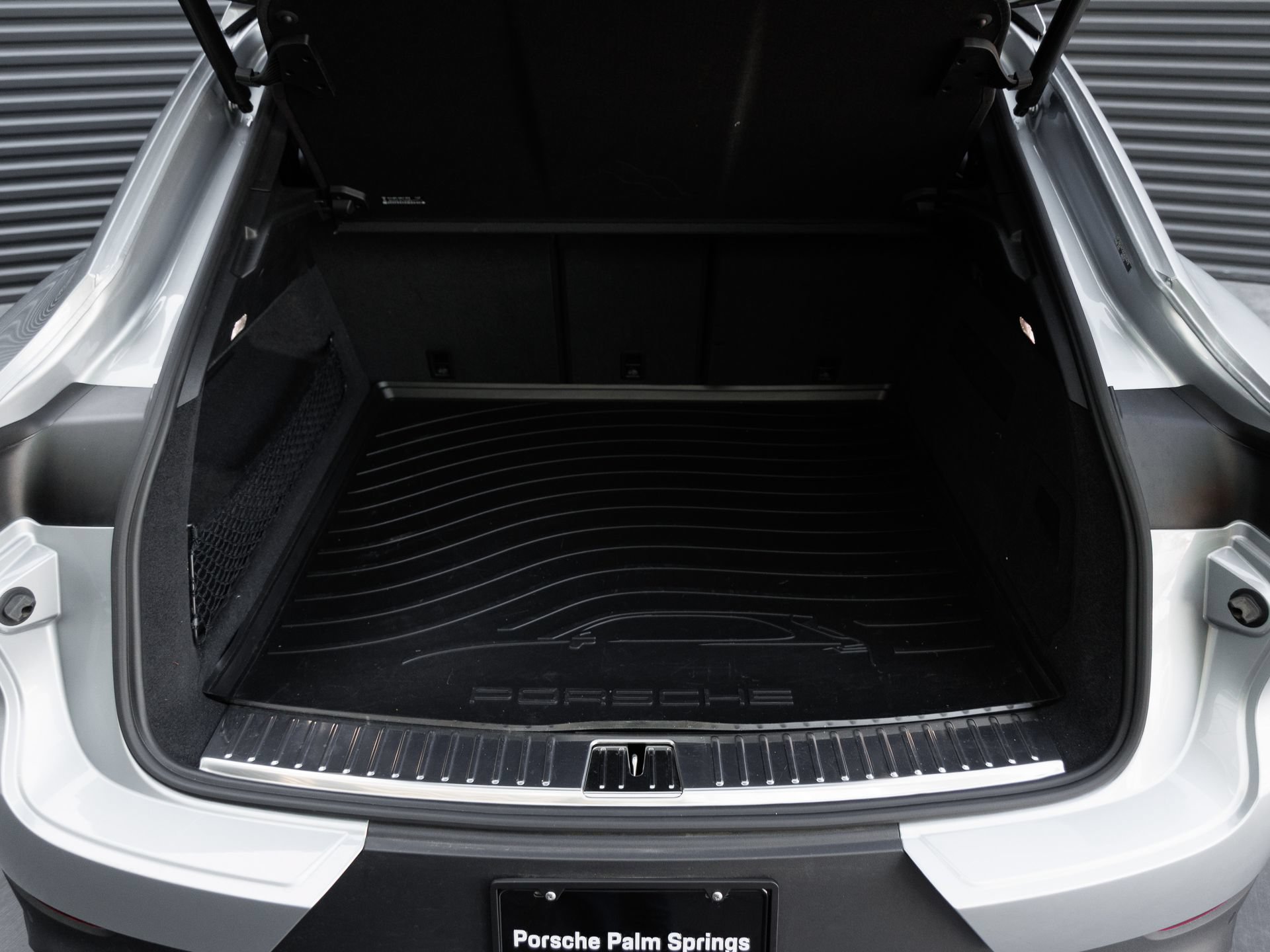 Certified 2025 Porsche Cayenne Coupe AWD/4WD image 28