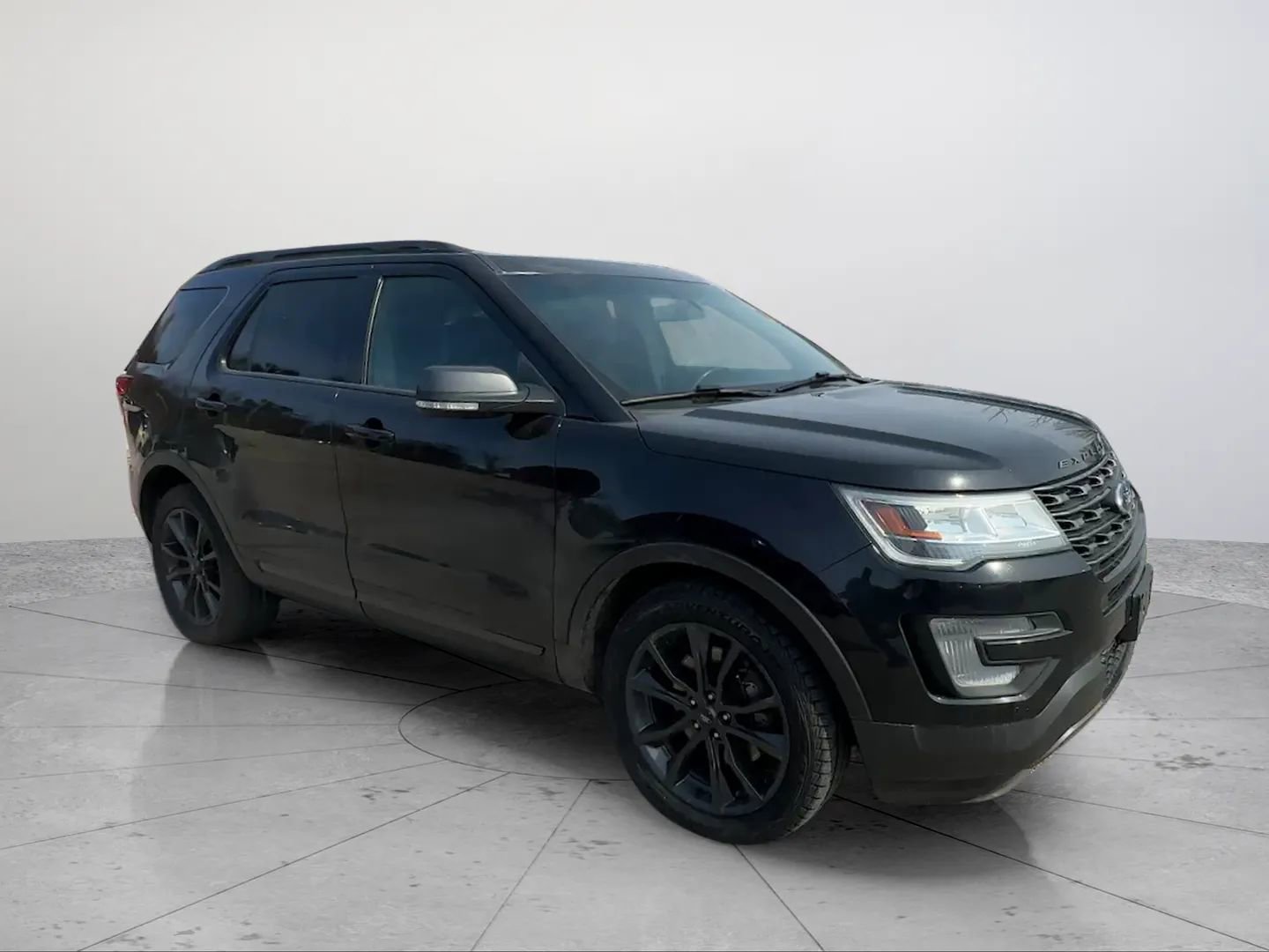 Used 2017 Ford Explorer XLT w/ Equipment Group 202A image 7