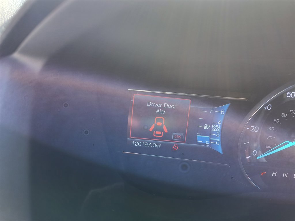 Used 2016 Ford Explorer Limited image 16