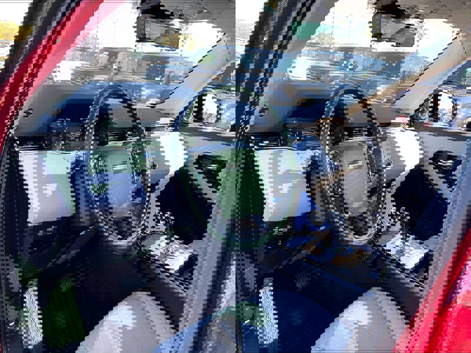 Used 2020 Land Rover Range Rover Evoque SE image 15