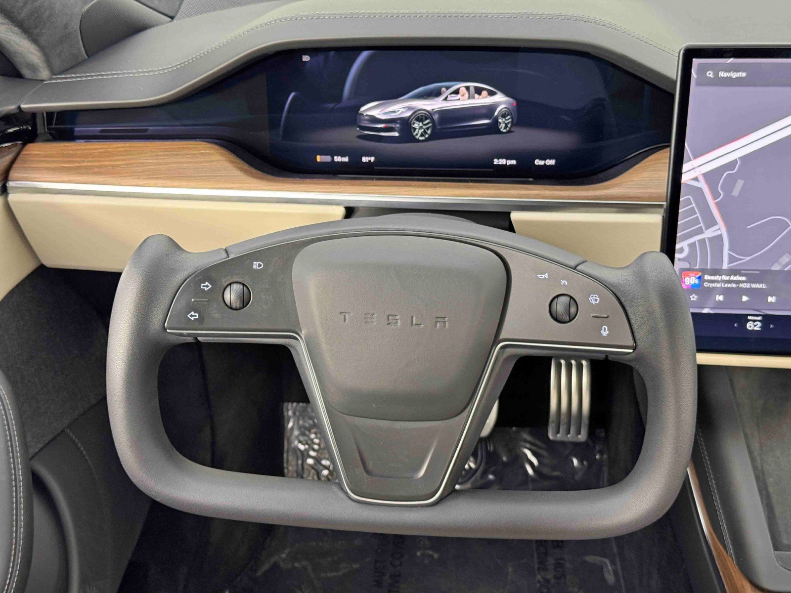 Used 2021 Tesla Model S Plaid image 18