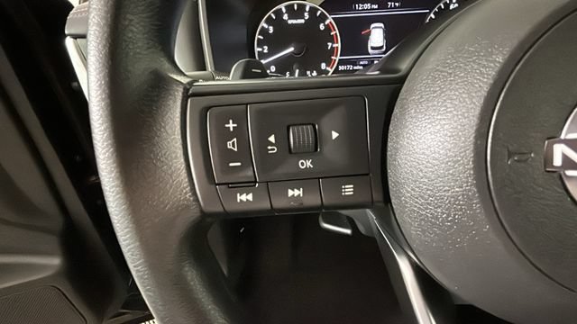 Used 2023 Nissan Rogue S AWD/4WD image 16
