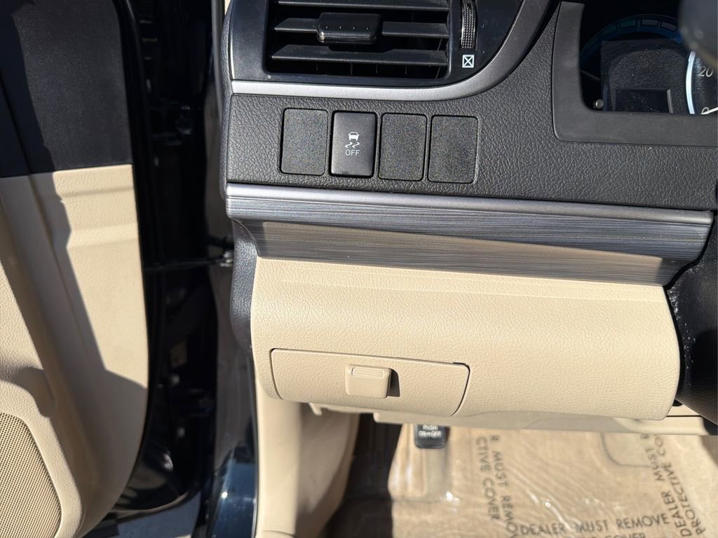 Used 2012 Toyota Camry XLE w/ Convenience Pkg image 19