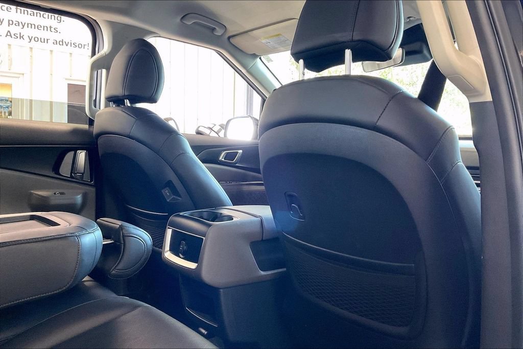 Used 2026 Kia Carnival FWD image 21