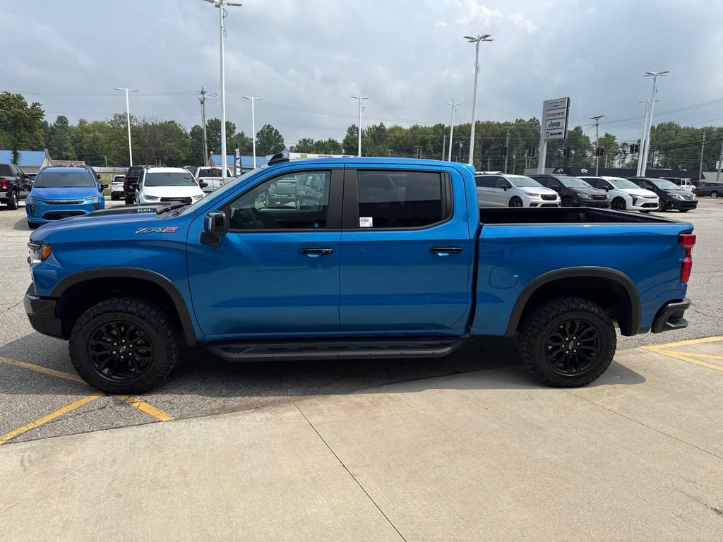 Used 2022 Chevrolet Silverado 1500 ZR2 w/ Technology Package AWD/4WD image 9