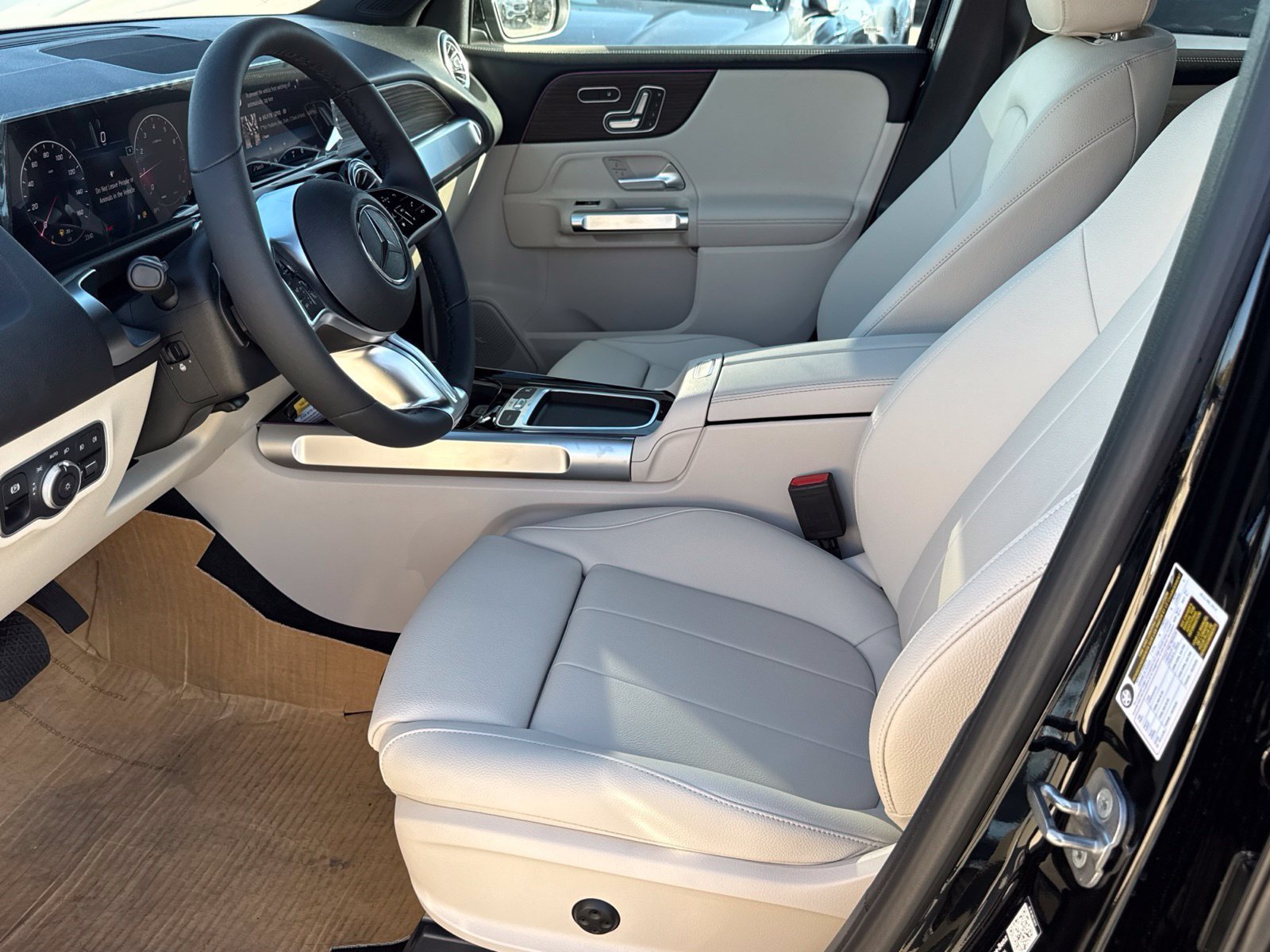 New 2026 Mercedes-Benz GLB 250 4MATIC image 19