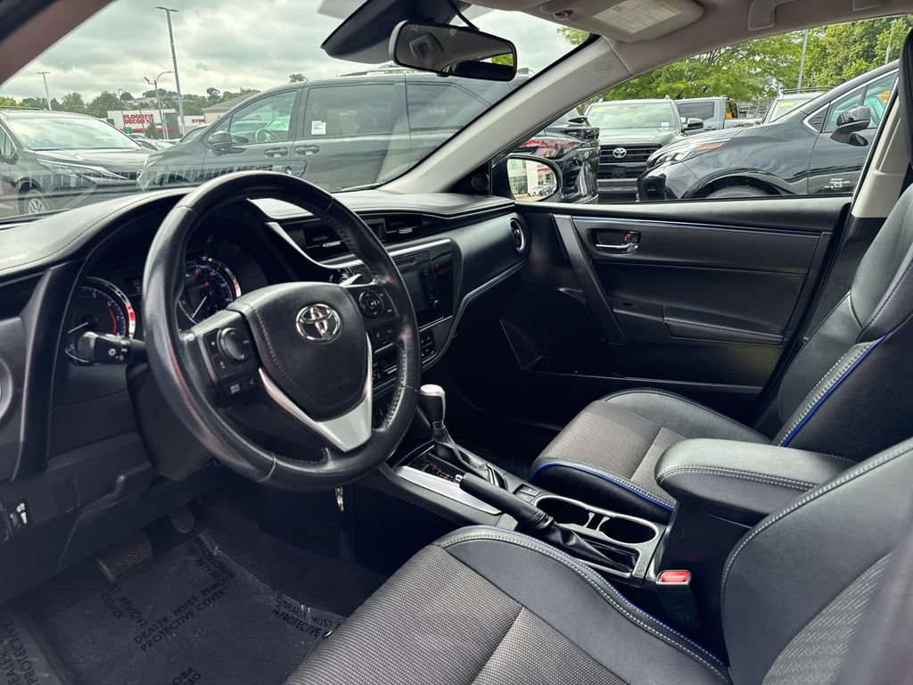 Used 2019 Toyota Corolla SE w/ Carpet Mat Package (TMS) FWD image 13