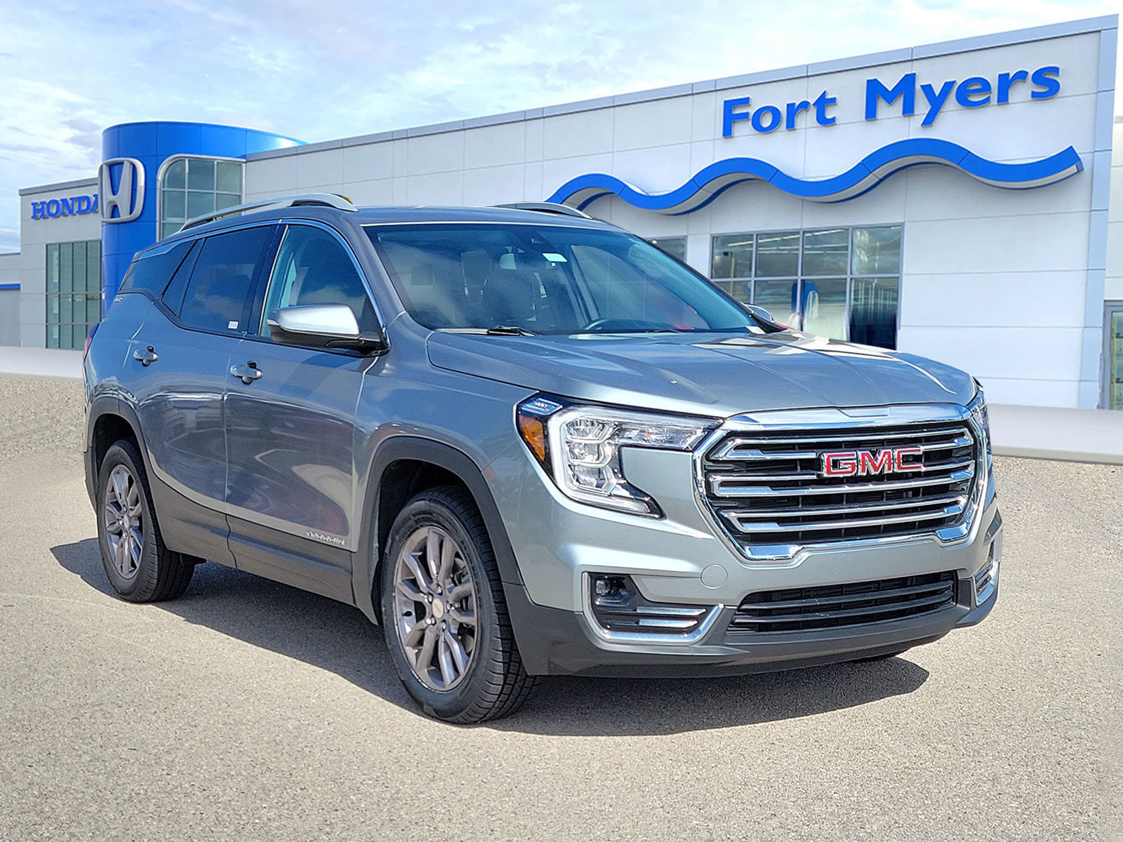 Used 2023 GMC Terrain SLT AWD/4WD video 1