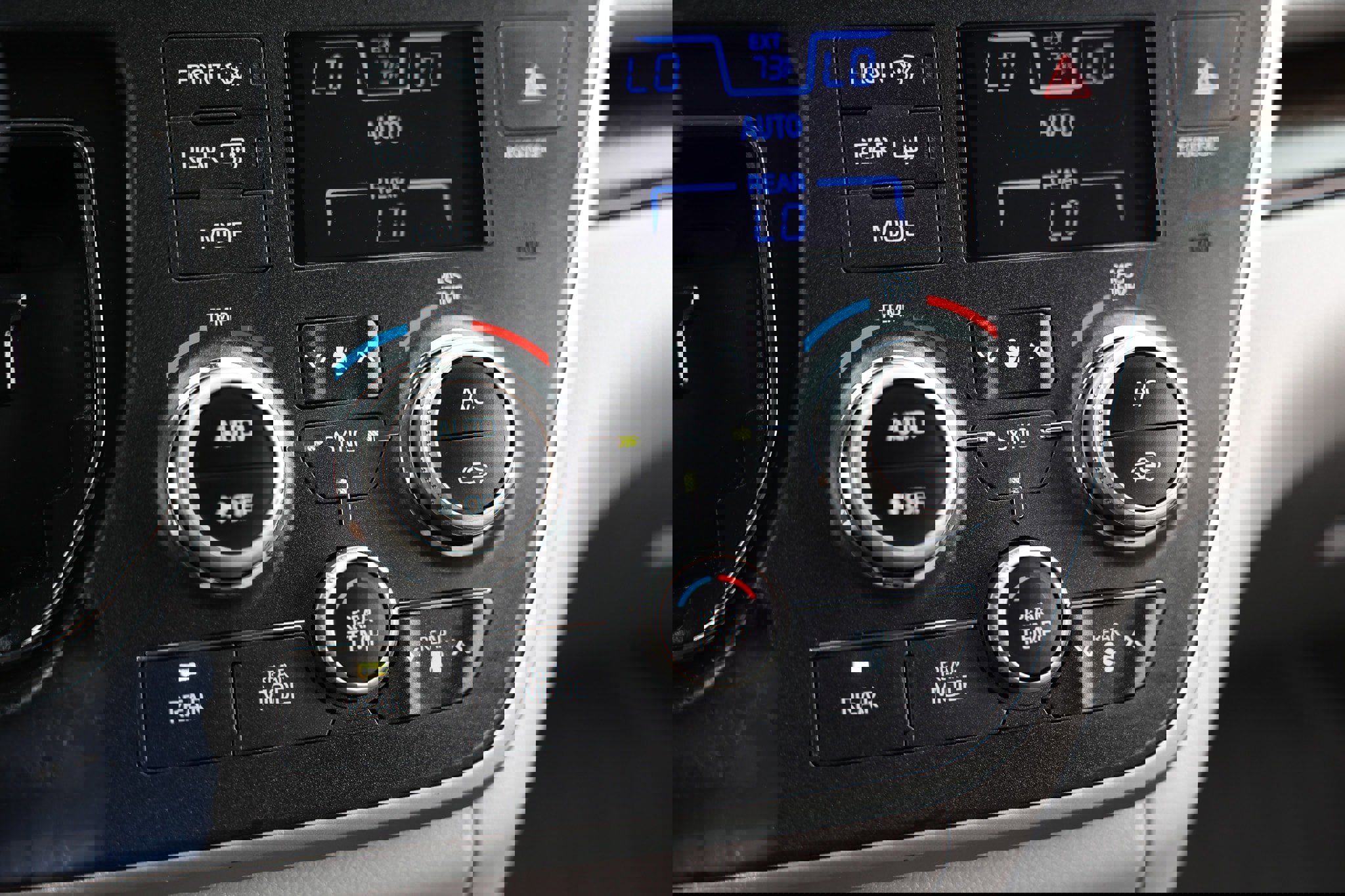 Used 2020 Toyota Sienna XLE image 36