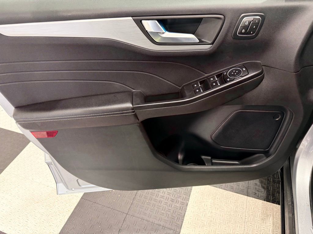 Used 2024 Ford Escape Platinum AWD/4WD image 15