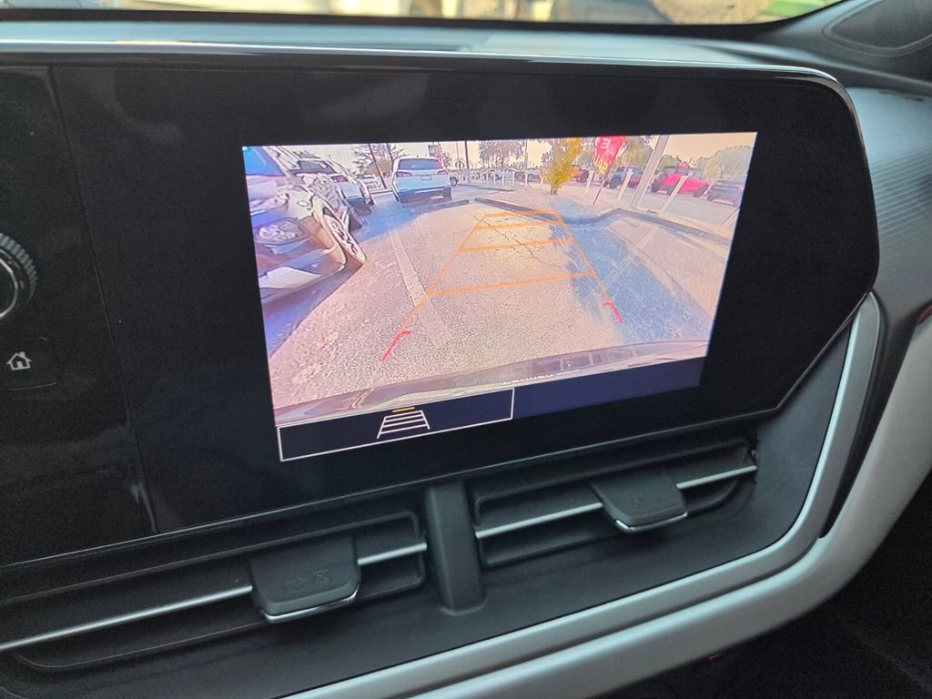 Used 2024 Chevrolet Trax RS FWD image 31