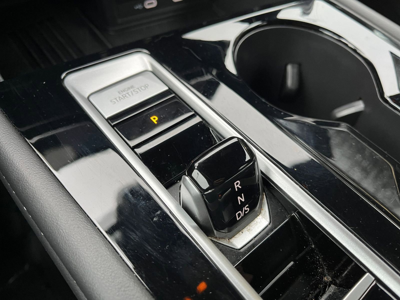 Used 2025 Volkswagen Atlas Cross Sport SE image 41