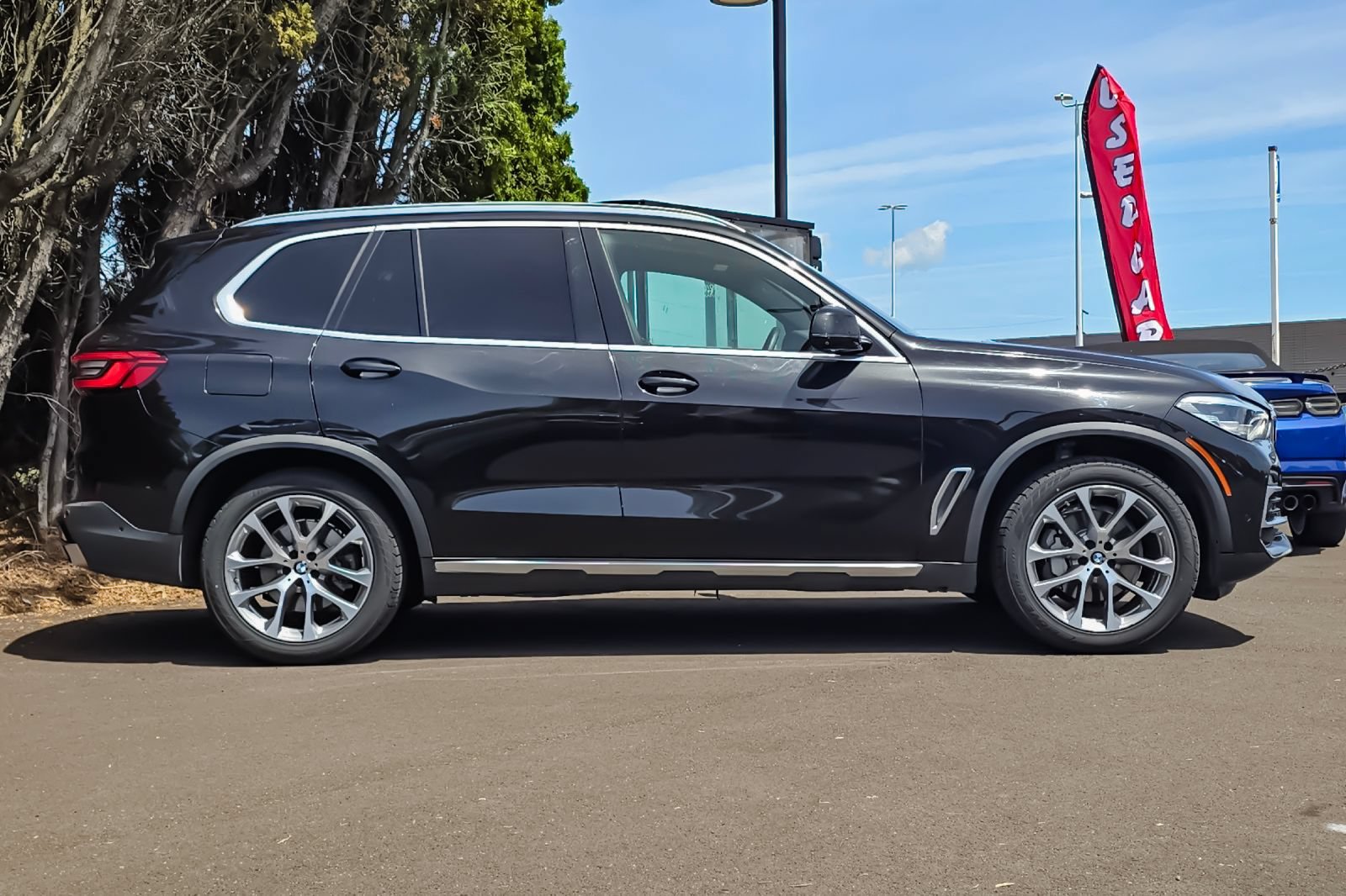 Used 2019 BMW X5 xDrive40i w/ Convenience Package AWD/4WD image 2