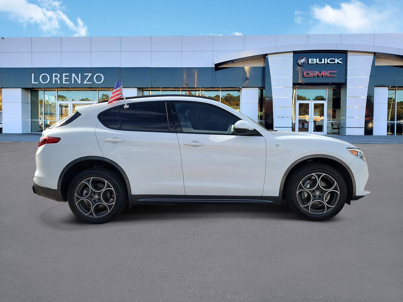 Used 2023 Alfa Romeo Stelvio Ti w/ Active Assist Plus Package AWD/4WD image 4