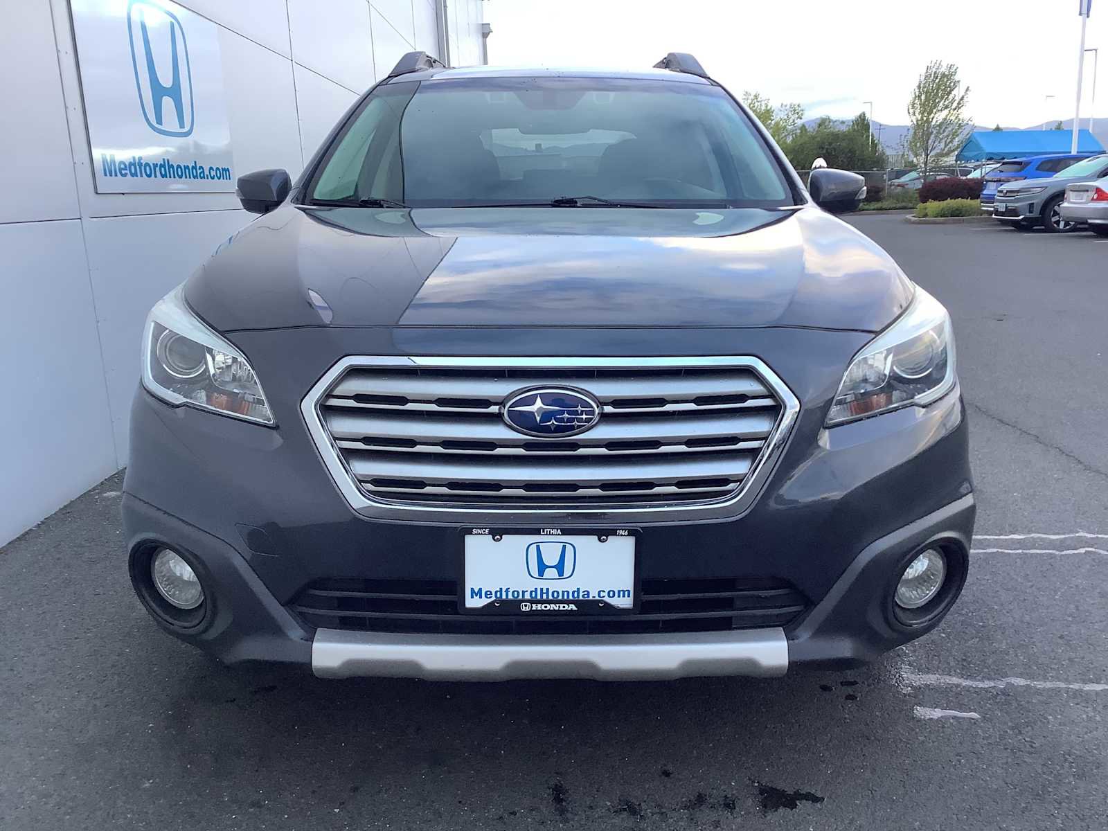 Used 2017 Subaru Outback 2.5i Limited AWD/4WD image 9