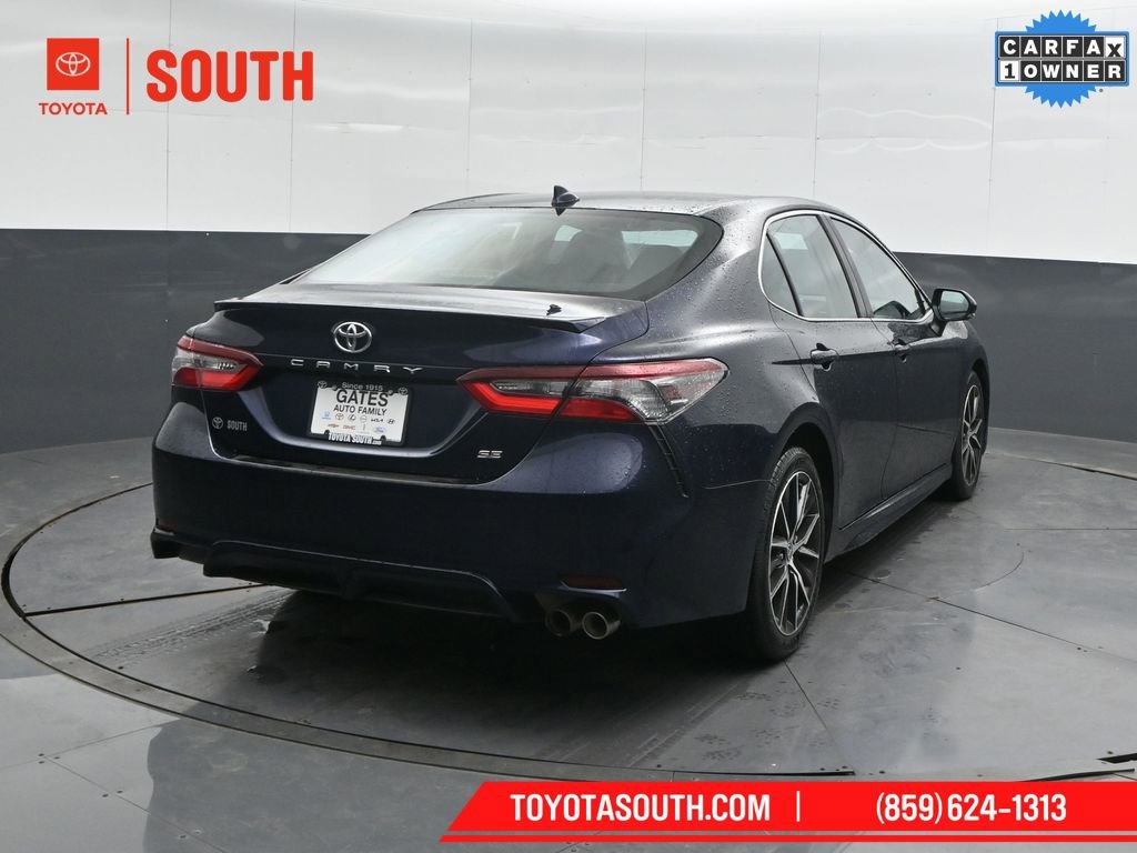 Used 2021 Toyota Camry SE w/ Convenience Package image 2