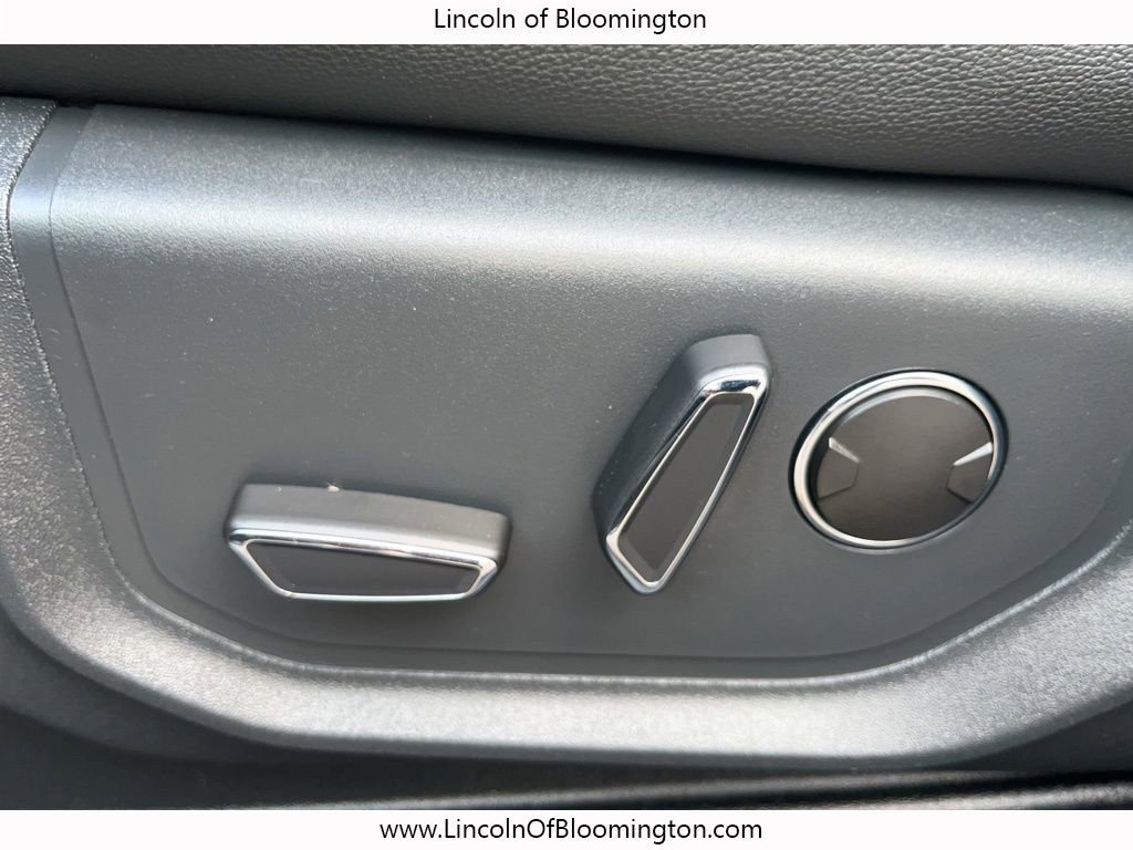 Used 2022 Ford Expedition Max Limited image 32