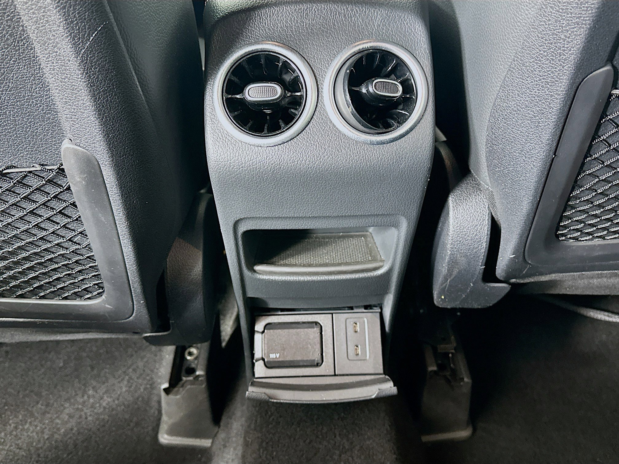 Certified 2023 Mercedes-Benz GLB 35 AMG 4MATIC image 33