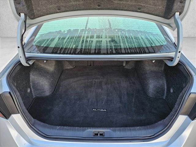 Used 2024 Nissan Altima 2.5 SV FWD image 6