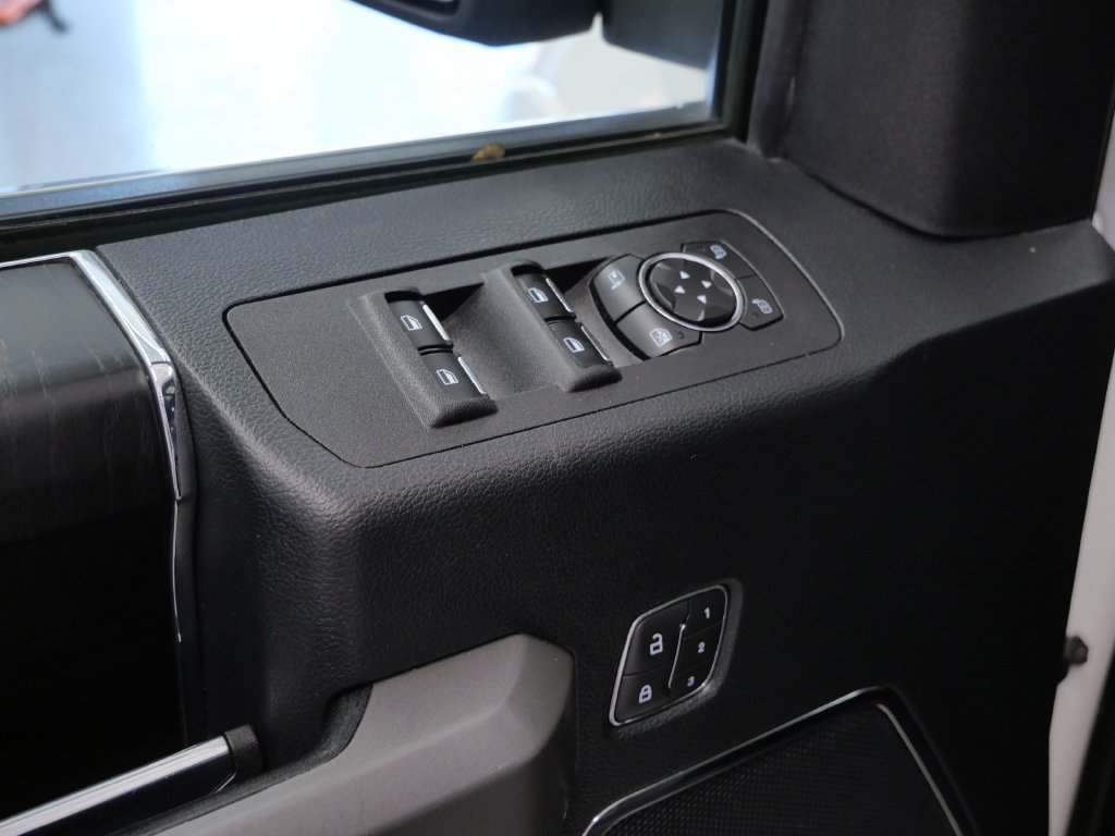Used 2019 Ford F150 Platinum w/ Equipment Group 701A Luxury AWD/4WD image 17