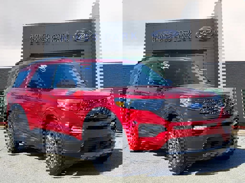 Certified 2022 Ford Explorer XLT w/ Equipment Group 202A image 1