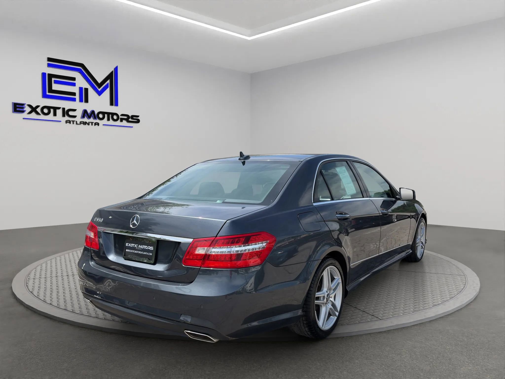 Used 2011 Mercedes-Benz E 550 Sedan image 5