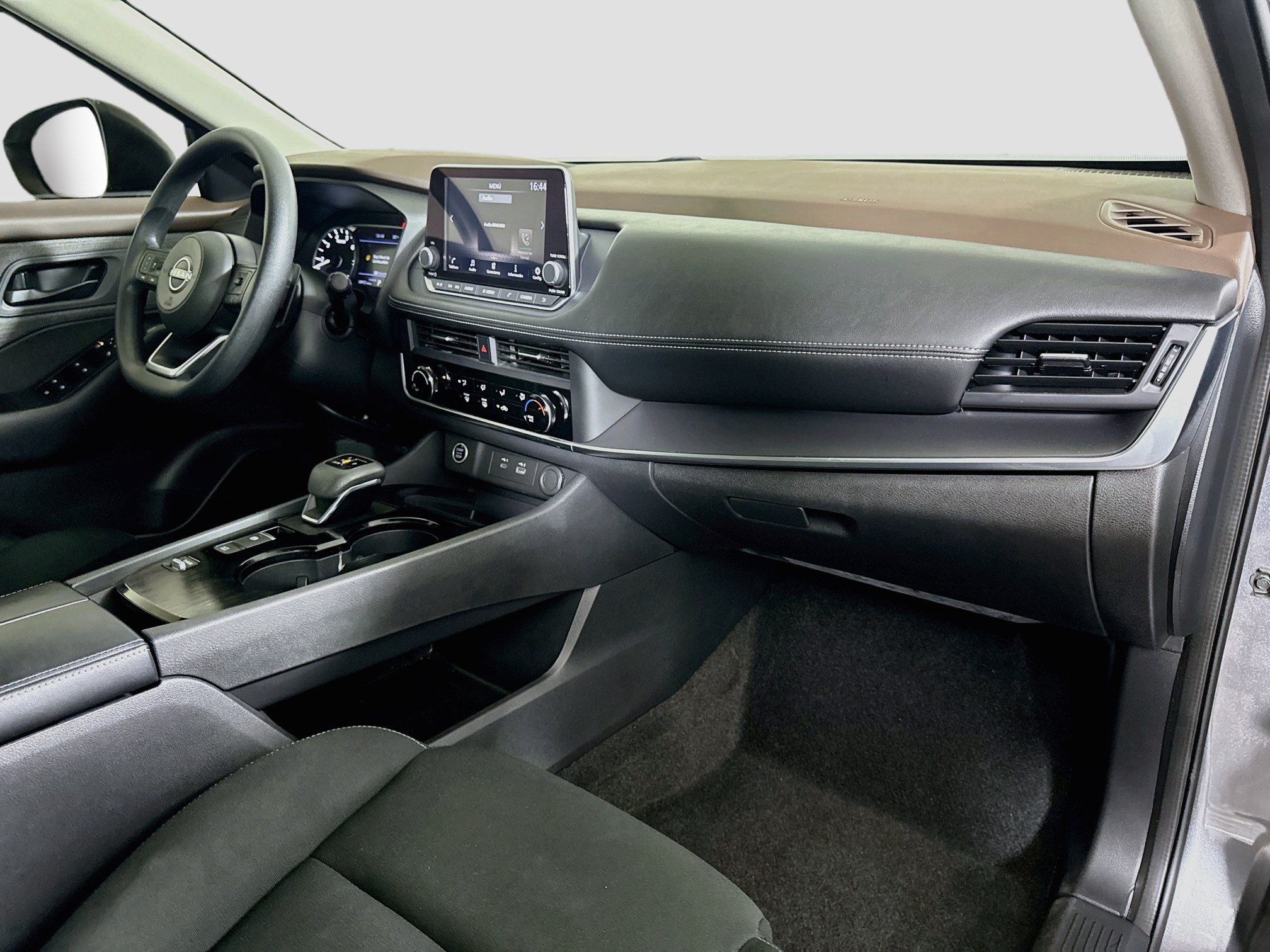 Used 2023 Nissan Rogue S FWD image 30