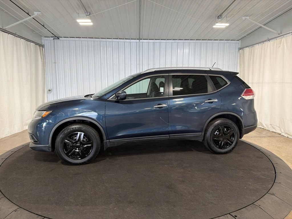 Used 2016 Nissan Rogue S w/ Appearance Package AWD/4WD image 2