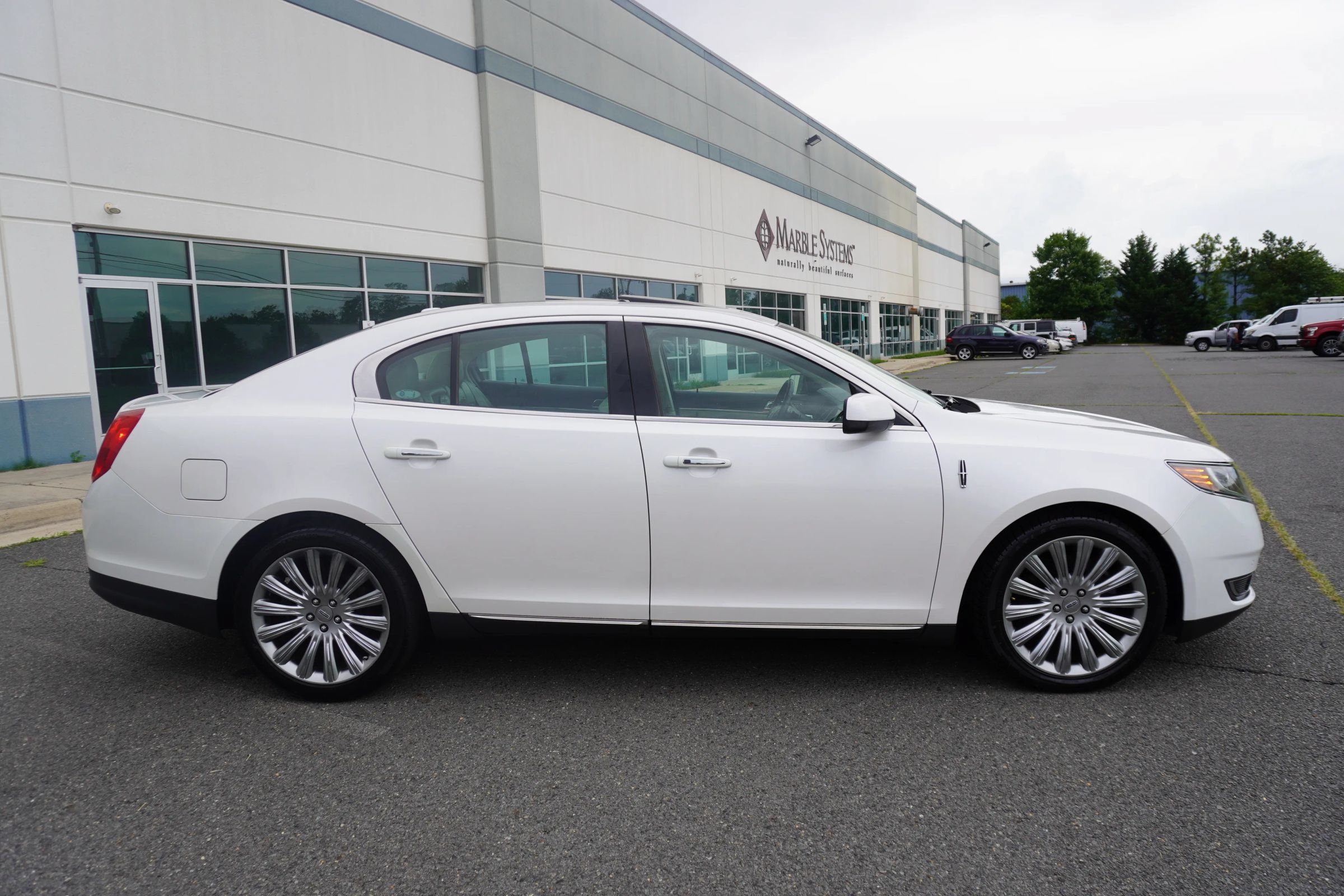 Used 2013 Lincoln MKS FWD image 8
