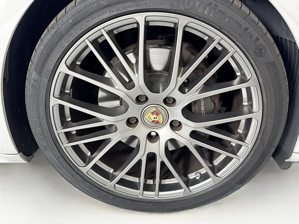 Used 2021 Porsche Panamera RWD image 32