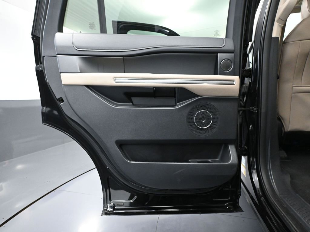 Used 2023 Ford Expedition Limited image 41