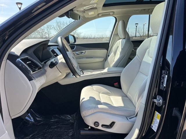 Certified 2023 Volvo XC90 B5 Plus w/ Protection Package Premier image 18