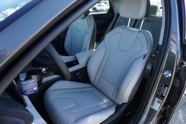New 2026 Hyundai Elantra Limited FWD image 14