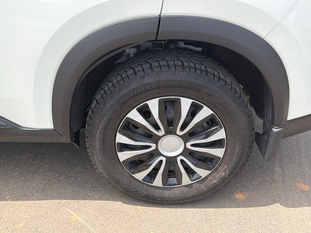 Used 2022 Nissan Rogue S AWD/4WD image 19