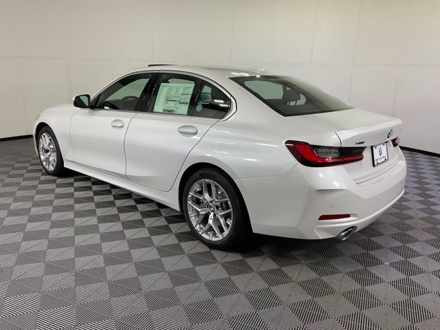 Certified 2025 BMW 330i xDrive Sedan w/ Convenience Package AWD/4WD image 4