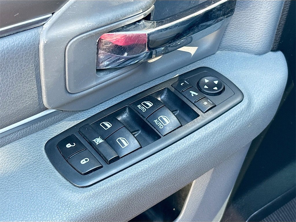 Used 2020 RAM 1500 Classic Warlock w/ Luxury Group image 17