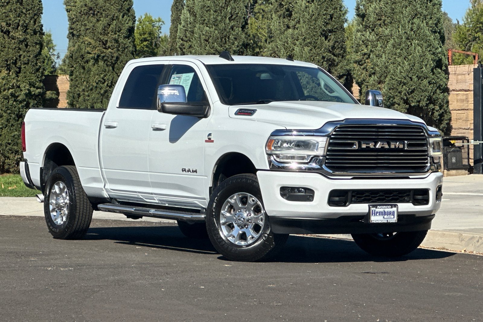 Used 2024 RAM 2500 Laramie AWD/4WD image 2
