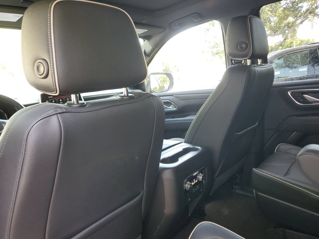 Certified 2022 GMC Yukon SLT w/ SLT Premium Package AWD/4WD image 15