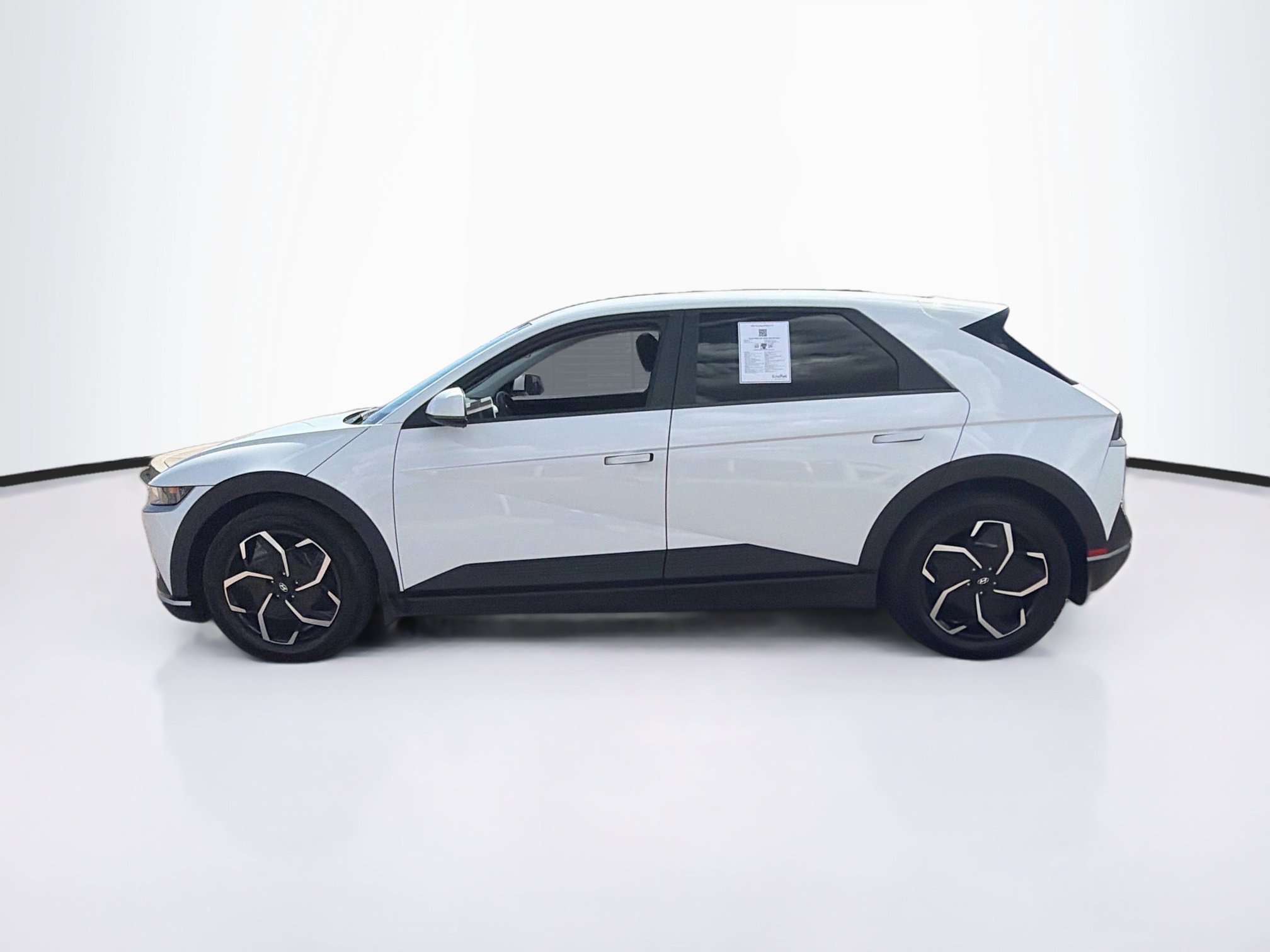 Used 2024 Hyundai Ioniq 5 SE AWD/4WD image 4