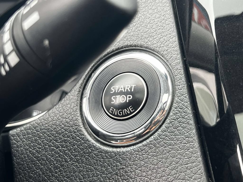 Used 2019 Nissan Rogue SV w/ Sun & Sound Touring Package AWD/4WD image 27
