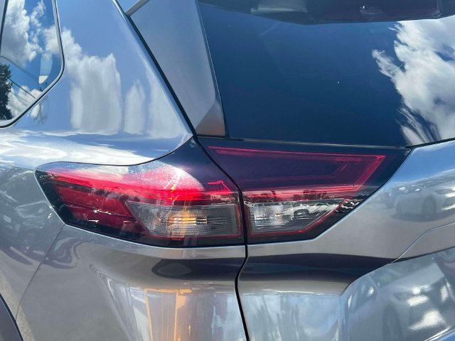 Used 2024 Nissan Rogue SV AWD/4WD image 7