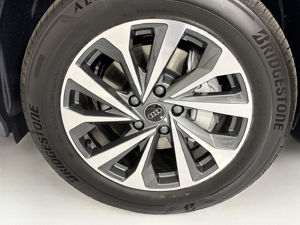 Used 2025 Audi Q6 e-tron Premium Plus AWD/4WD image 33
