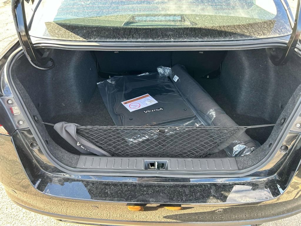 New 2025 Nissan Versa SV image 6