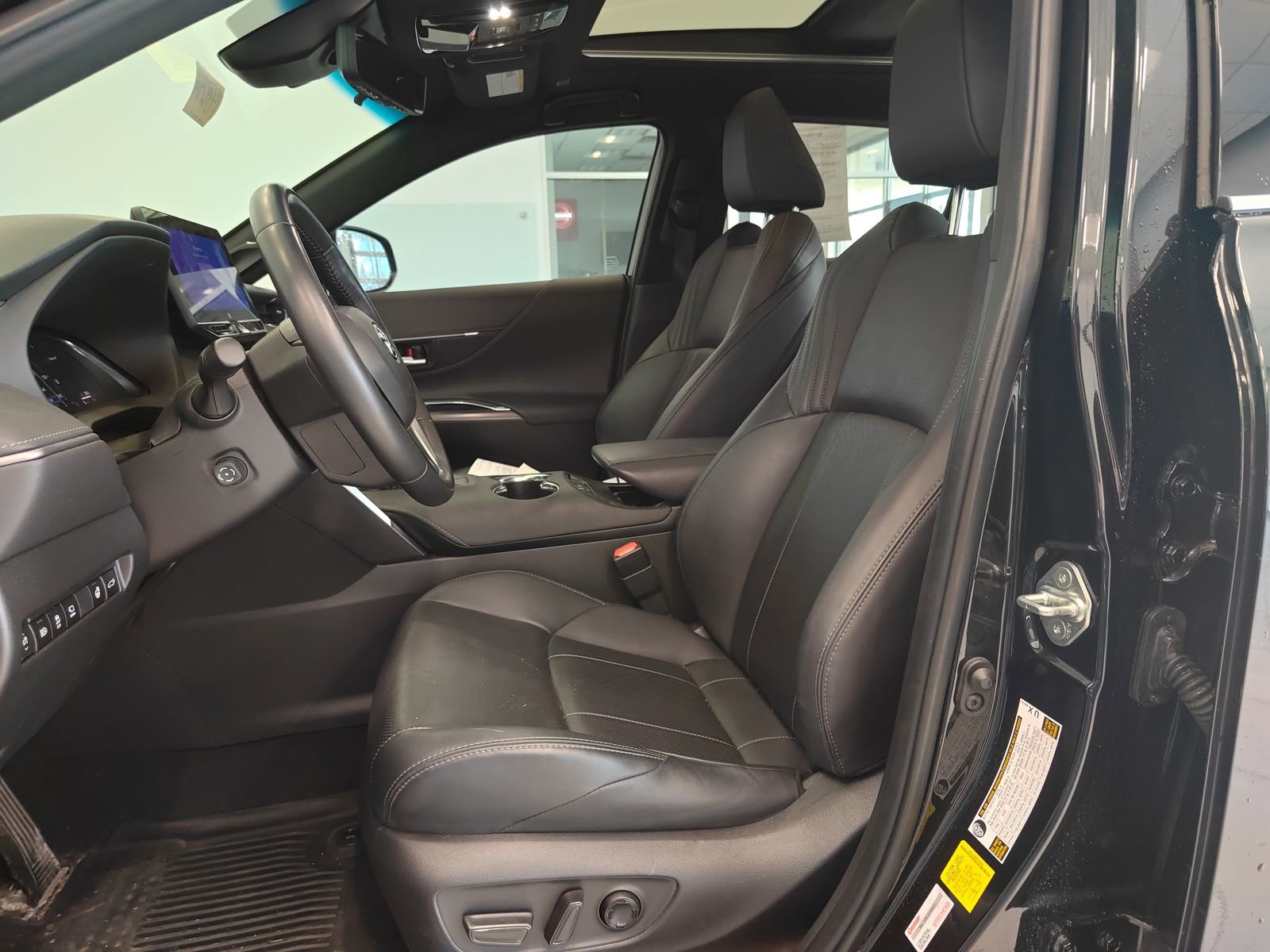 Used 2024 Toyota Venza Limited image 10